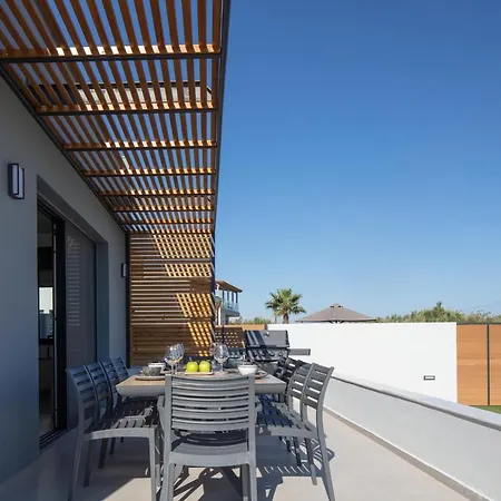 Sunnyside Villas, Ideal For Vibrant Stays,By Thinkvilla Pigianos Kampos  Exterior photo