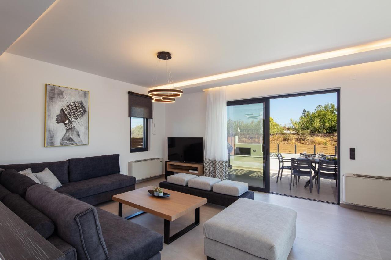 Sunnyside Villas, Ideal For Vibrant Stays,by Thinkvilla * Pigianos Kampos (Crete)